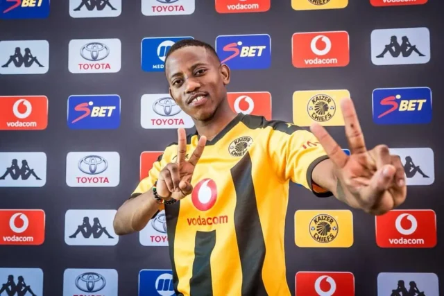 AmaZulu FC Thabo Cele, Betway Premiership transfer news, Kaizer Chiefs midfield, Naturena exit, Soccer Beat PSL news. Thabo Cele Kaizer Chiefs, Thabo Cele transfer, Kaizer Chiefs contract termination, Fernando da Cruz, Adolf Mtasingwa Kaizer Chiefs. Thabo Cele Leaves Kaizer Chiefs: Contract Termination & Transfer Interest