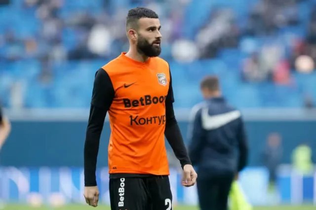 Second Chance: Cape Town City Sign Dutch Midfielder Rai Vloet After Jail Term Rai Vloet Cape Town City, Thabang Monare new club, Cape Town City FC transfers 2026, NFD promotional race, South African football news. Second Chance: Cape Town City Sign Dutch Midfielder Rai Vloet After Jail Term