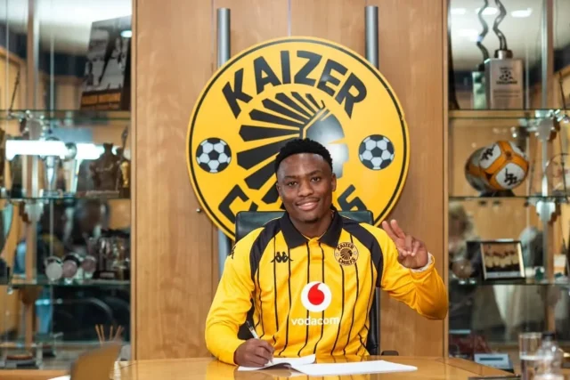 Langelihle Phili Kaizer Chiefs Jersey Number Revealed Ahead of MTN8 Langelihle Phili squad number, Kaizer Chiefs new signing, Naturena training, MTN8 Chiefs vs Golden Arrows, Luke Baartman jersey. Langelihle Phili Kaizer Chiefs jersey number