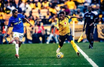 Kaizer Chiefs Hold Mamelodi Sundowns to 1-1 Draw and Remain Unbeaten Kaizer Chiefs 1-1 Sundowns. Kaizer Chiefs draw Sundowns. Kaizer Chiefs' latest results. Mamelodi Sundowns' latest result. Langelihle Phili goal. Cassius Mailula goal. Cassius Mailula equaliser. Kaizer Chiefs unbeaten. Betway Premiership. Kaizer Chiefs news. Mamelodi Sundowns news. PSL results. Chiefs’ vs Sundown’s result. FNB Stadium. Kaizer Chiefs vs Mamelodi Sundowns