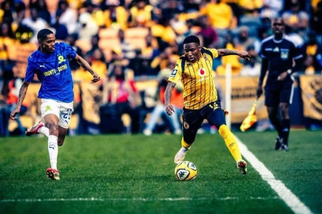 Kaizer Chiefs 1-1 Mamelodi Sundowns: Chiefs Remain Unbeaten Kaizer Chiefs 1-1 Sundowns. Kaizer Chiefs draw Sundowns. Kaizer Chiefs' latest results. Mamelodi Sundowns' latest result. Langelihle Phili goal. Cassius Mailula goal. Cassius Mailula equaliser. Kaizer Chiefs unbeaten. Betway Premiership. Kaizer Chiefs news. Mamelodi Sundowns news. PSL results. Chiefs’ vs Sundown’s result. FNB Stadium. Kaizer Chiefs vs Mamelodi Sundowns