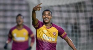 Dream Debut: 20-Year-Old Quwan Plaatjies Writes PSL History with Unprecedented Hat-Trick Quwan Plaatjies Stellenbosch FC, PSL debut hat-trick, Stellenbosch FC vs Marumo Gallants, Betway Premiership news. Quwan Plaatjies PSL debut.