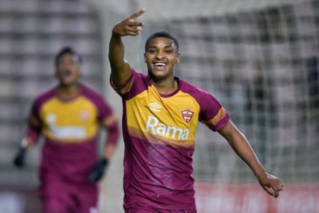Quwan Plaatjies PSL Debut: Historic Hat-Trick for Stellenbosch Quwan Plaatjies Stellenbosch FC, PSL debut hat-trick, Stellenbosch FC vs Marumo Gallants, Betway Premiership news. Quwan Plaatjies PSL debut.