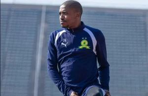 Saleng’s Agent Reveals Deeper Struggles Behind Sundowns Absence Monnapule Saleng psychological struggles. Monnapule Saleng. Saleng Sundowns. Mamelodi Sundowns. Saleng latest news. Saleng agent. Karabo Mathang-Tshabuse. Saleng disciplinary issues. Saleng mental health. Orlando Pirates. Orbit College FC. Miguel Cardoso. PSL news. South African football. Monnapule Saleng, Mamelodi Sundowns, Saleng news, PSL, South African football, Miguel Cardoso, Karabo Mathang-Tshabuse, Orlando Pirates, Orbit College, Sundowns news