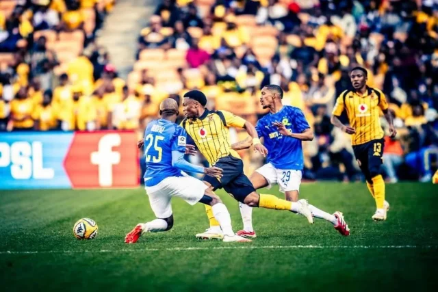 Kaizer Chiefs three-man defence, Junior Khanye Kaizer Chiefs, Kaizer Chiefs latest news, Kaizer Chiefs defence, Fernando Da Cruz tactics, Kaizer Chiefs vs Richards Bay, Brandon Petersen mistake, Kaizer Chiefs defensive problems, Kaizer Chiefs Betway Premiership, Junior Khanye latest, Kaizer Chiefs formation, Amakhosi news, PSL news, Kaizer Chiefs title race, South African football