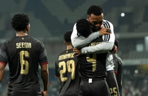 Orlando Pirates Overtake Kaizer Chiefs as Sundowns Record Comes Into Sight Orlando Pirates away unbeaten record. Orlando Pirates latest news. Orlando Pirates record. Orlando Pirates unbeaten run. Orlando Pirates away record. Kaizer Chiefs record. Mamelodi Sundowns record. Abdeslam Ouaddou. Orlando Pirates 2026. Betway Premiership. PSL records. Orlando Pirates vs Kruger United. Pirates unbeaten away