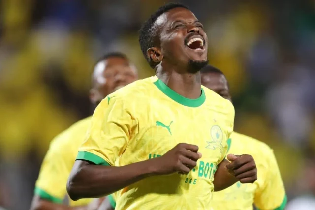 Mamelodi Sundowns vs Golden Arrows. Mamelodi Sundowns. Golden Arrows. Sundowns latest news. Orlando Pirates. Betway Premiership. Sundowns league table. Siyanda Ndlovu. Teboho Mokoena. Junior Dion. Miguel Cardoso. Sundowns vs Golden Arrows. PSL news. South African football