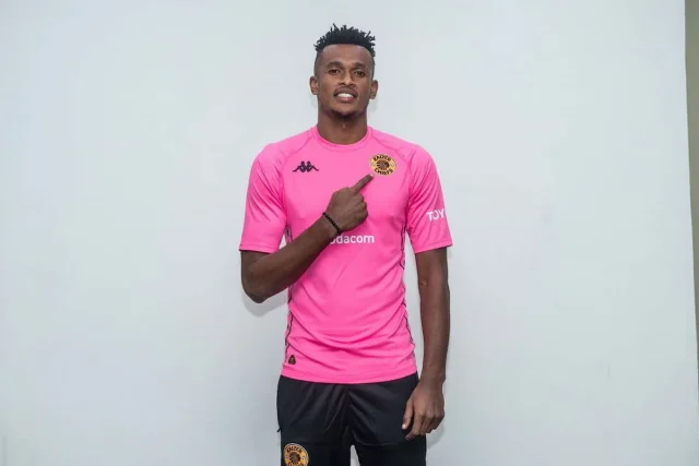 Chiefs’ Big Goalkeeping Dilemma: Was Loaning Out Fiacre Ntwari a Mistake? Kaizer Chiefs, Kaizer Chiefs news, Brandon Petersen, Fiacre Ntwari, William Shongwe, Brian Baloyi, Fernando Da Cruz, Bruce Bvuma, Renaldo Leaner, Chiefs goalkeeper, Kaizer Chiefs goalkeeper crisis, Kaizer Chiefs latest news, Amakhosi, Amakhosi news, Chiefs goalkeeping problems, Fiacre Ntwari loan, Petersen mistakes, PSL news, Betway Premiership, South African football, Kaizer Chiefs 2026/27, Chiefs squad, Chiefs goalkeeper debate