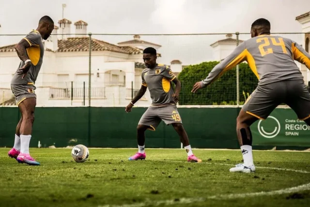 Kaizer Chiefs Injury News: Duba and Maboe Fitness Update Kaizer Chiefs injury news. Wandile Duba injury. Lebohang Maboe injury. Kaizer Chiefs injuries. Duba injury update. Maboe injury update. Kaizer Chiefs latest news. Kaizer Chiefs team news. Kaizer Chiefs squad. Kaizer Chiefs vs Golden Arrows. PSL injury news. Kaizer Chiefs 2026