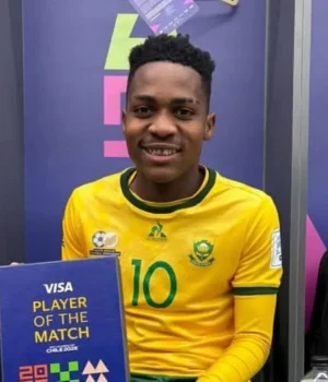 Tsepo Masilela Challenges Kaizer Chiefs Youngster Mfundo Vilakazi to Step Up Mfundo Vilakazi. Tsepo Masilela. Kaizer Chiefs. Mfundo Vilakazi latest. Kaizer Chiefs youngsters. Kaizer Chiefs attack. Fernando Da Cruz. Kaizer Chiefs news. Amakhosi. PSL news. South African football. Mfundo Vilakazi goals. Kaizer Chiefs transfer news