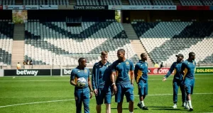 Kaizer Chiefs News: Mendes Impresses as Dortley Edges Closer to Return Kaizer Chiefs, Amakhosi, Steven Mendes, Rushwin Dortley, Chiefs injury news, PSL, Betway Premiership, South African football
