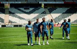Kaizer Chiefs News: Mendes Impresses as Dortley Edges Closer to Return Kaizer Chiefs, Amakhosi, Steven Mendes, Rushwin Dortley, Chiefs injury news, PSL, Betway Premiership, South African football