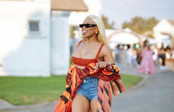 Bonang Matheba Draws Praise From Nicki Minaj Fans Amid South African Music Debate Bonang Matheba Nicki Minaj Barbz. Bonang Matheba South Africa. Bonang and Nicki Minaj. Bonang Matheba latest news. South African TV presenter Bonang. Barbz South Africa. Nicki Minaj South Africa. South African independent artists. South African entertainment news. Bonang social media. Gag City South Africa