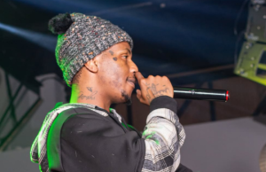 Emtee Makes Powerful Stage Return at Kota Festival After 16 Days in Custody Emtee. Emtee latest news. Emtee new album. Emtee Kota Festival. Emtee performance. Emtee Big Zulu. Big Zulu and Emtee. Emtee comeback. South African hip hop. SA hip hop. Emtee court case. Emtee released on bail. Emtee 2026. Cape Town Kota Festival. Mthembeni Emtee Ndevu. Emtee returns to stage