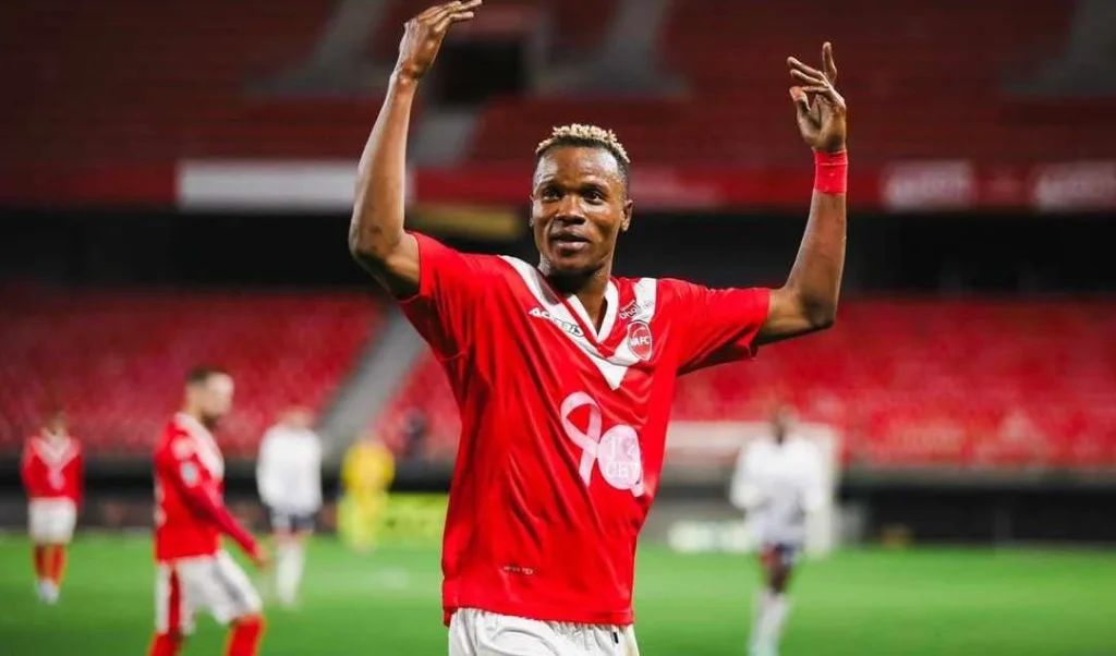 Glody Lilepo Kaizer Chiefs exit. Glody Lilepo latest news. Glody Lilepo Kaizer Chiefs. Glody Lilepo wife and daughter. Kaizer Chiefs visa controversy. Kaizer Chiefs salary dispute. Glody Lilepo transfer. Kaizer Chiefs former players. Kaizer Chiefs news. Amakhosi latest news. Glody Lilepo Libya. Kaizer Chiefs Nedbank Cup 2025
