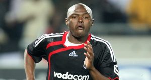 Thulasizwe Mbuyane Recalls the Pressure of Orlando Pirates’ Sundowns Battles Thulasizwe Mbuyane. Thulasizwe Mbuyane, Orlando Pirates, Irvin Khoza, Orlando Pirates vs Sundowns, Pirates-Sundowns rivalry, Mamelodi Sundowns, Orlando Pirates news, Thulasizwe Mbuyane Sundowns