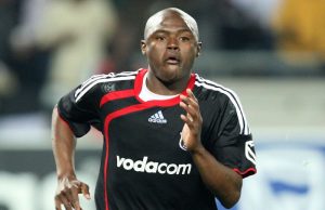 Thulasizwe Mbuyane Recalls the Pressure of Orlando Pirates’ Sundowns Battles Thulasizwe Mbuyane. Thulasizwe Mbuyane, Orlando Pirates, Irvin Khoza, Orlando Pirates vs Sundowns, Pirates-Sundowns rivalry, Mamelodi Sundowns, Orlando Pirates news, Thulasizwe Mbuyane Sundowns