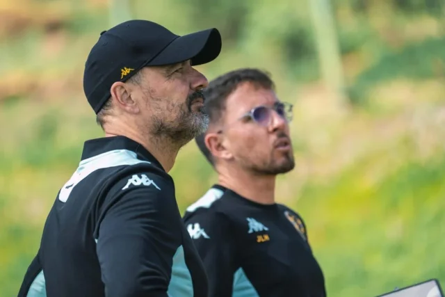 Kaizer Chiefs Get Major Boost as Mayo, Da Silva and Ighodaro Return Kaizer Chiefs. Kaizer Chiefs latest news. Fernando Da Cruz. Khanyisa Mayo. Flávio da Silva. Etiosa Ighodaro. Kaizer Chiefs injuries. Kaizer Chiefs attack. Kaizer Chiefs squad. Amakhosi. Betway Premiership. Kaizer Chiefs goals. PSL news. South African football. Kaizer Chiefs strikers. Kaizer Chiefs return from injury