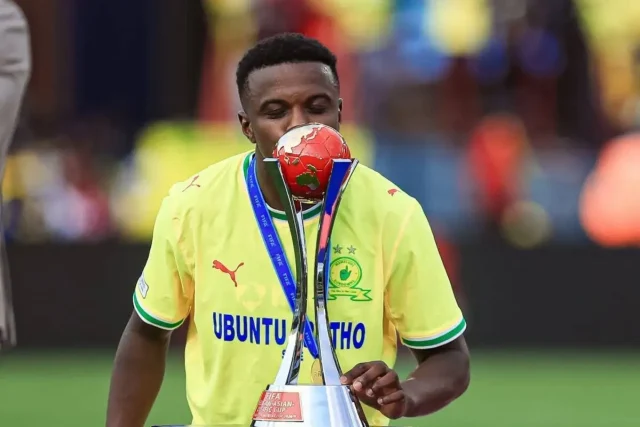 Sundowns’ Bafana Trio Face Late Fitness Tests Ahead of MTN8 Final Sundowns MTN8 final injuries. Orlando Pirates vs Mamelodi Sundowns. MTN8 final 2026. Teboho Mokoena injury. Aubrey Modiba injury. Bathusi Aubaas injury. Miguel Cardoso. Orlando Pirates MTN8. Mamelodi Sundowns news. Bafana Bafana injuries. MTN8 final preview