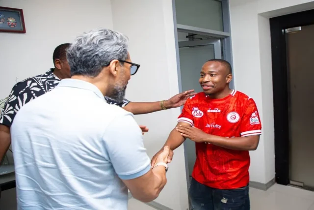 Makgalwa: Kariakoo Derby Better Than Soweto Derby? Keletso Makgalwa, Kariakoo Derby, Soweto Derby. Simba SC, Yanga SC, Simba vs Yanga result, Peter Shalulile, Steve Barker, Manqoba Mngqithi, South Africans in Tanzania, Neo Maema, iDiski Times, ex-Sundowns