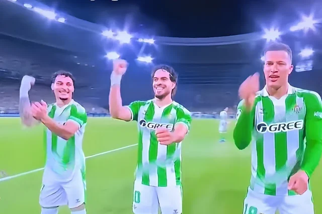 Real Betis Siphiwe Tshabalala celebration. Siphiwe Tshabalala iconic goal. Bafana Bafana latest news. Real Betis vs FC Porto. Real Betis Champions League celebration. Tshabalala 2010 World Cup goal. South African football news. Siphiwe Tshabalala 2010 FIFA World Cup. Bafana Bafana Mexico opening match. Real Betis players celebration video. Bafana Bafana World Cup history