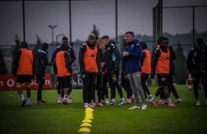 Kaizer Chiefs Begin Pursuit of R66 Million CAF Confederation Cup Prize Money Kaizer Chiefs Red Arrows, CAF Confederation Cup prize money, Fernando Da Cruz, Kaizer Chiefs CAF score, Amakhosi Zambia fixture.