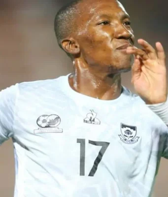 Kaizer Chiefs Reportedly Offered Chance to Sign Bafana Bafana Winger Elias Mokwana Elias Mokwana, Elias Mokwana Kaizer Chiefs, Kaizer Chiefs transfer news, Bafana Bafana winger, Kaizer Chiefs latest news, Elias Mokwana transfer, Espérance Sportive de Tunis, Sekhukhune United, Fernando Da Cruz, Amakhosi transfer rumours, Wydad Athletic Club, PSL transfer news, South African football. Kaizer Chiefs, Elias Mokwana, Bafana Bafana, PSL, Amakhosi, Transfer News, Sekhukhune United, Fernando Da Cruz, South African Football