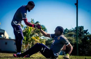 Itumeleng Khune Urges Kaizer Chiefs to Sign Elias Mokwana, Compares Him to Jabu Pule Kaizer Chiefs Elias Mokwana. Itumeleng Khune, Elias Mokwana transfer news, Kaizer Chiefs transfer rumours, Jabu Pule, Jabu Mahlangu, Bafana Bafana winger, Amakhosi news, South African football news
