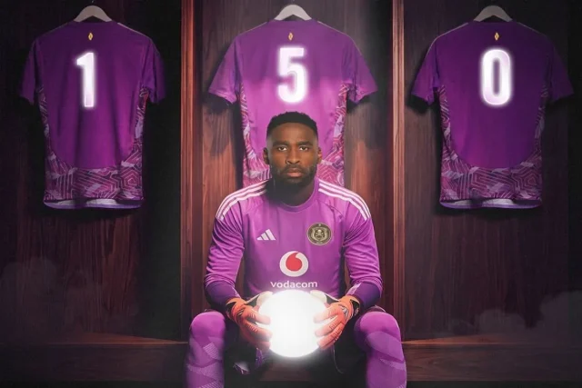 Sipho Chaine Breaks Orlando Pirates Clean-Sheet Record Sipho Chaine, Orlando Pirates, Buccaneers, Williams Okpara, Senzo Meyiwa, Moeneeb Josephs, PSL, South African football.
