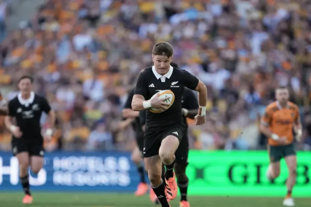 Springboks Under Pressure as All Blacks Close in on World Rugby Rankings Springboks' latest news. All Blacks latest news. World Rugby rankings 2026. South Africa rugby team. New Zealand rugby team. All Blacks vs Wallabies. Bledisloe Cup results. Springboks number one