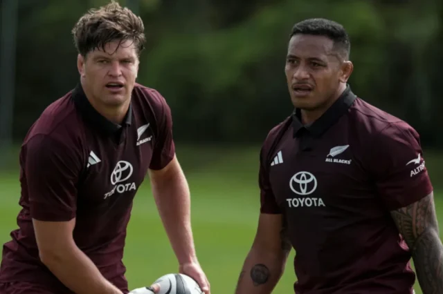 Can the Springboks Lose Their World Rugby No. 1 Ranking This Weekend? Springboks World Rugby rankings, Bledisloe Cup. All Blacks vs. Australia, Eden Park streak, Les Kiss Wallabies, Dave Rennie All Blacks, Rugby Championship rankings.