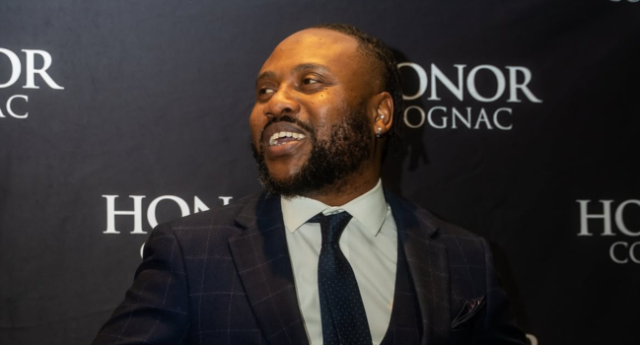 Reason Completes New Album After Kwesta Delivers Verse Reason new album. Reason Kwesta collaboration. Everything Happens For A Reason album. Reason album release date. Sizwe Alakine. Kwesta verse. South African hip-hop news. Reason Azania. O Suna Mang
