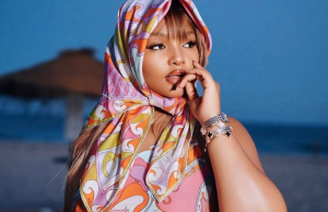 Mawhoo Puts Mystery Man in the Spotlight Amid Cyan Boujee Drama Mawhoo and Cyan Boujee drama. Mawhoo mystery man. Cyan Boujee drama. Mawhoo relationship. Mawhoo WhatsApp status. Cyan Boujee relationship drama. Mawhoo latest news. South African celebrity news. Mzansi entertainment news. Mawhoo and Cyan Boujee