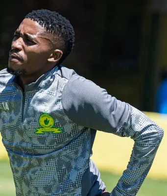 Saleng’s Showboating Moment Gets Fans Talking: “Once and Always” Monnapule Saleng latest news. Monnapule Saleng showboating. Orlando Pirates news. Orlando Pirates fans. Saleng football skills. Buccaneers supporters. South African football news. PSL latest news. Once a Buccaneer always a Buccaneer